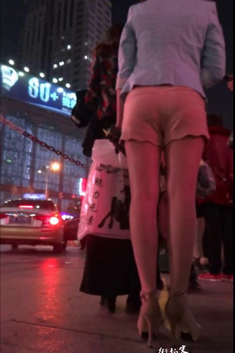 [街拍客视频]jx0001 街拍粉色超短裤翘臀美少妇