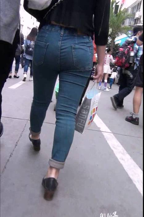 [街拍客视频]jx0585 丰满翘臀牛仔紧身裤美女