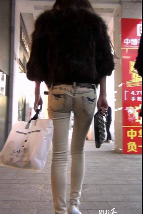 [街拍客视频]jx0604 白色紧身牛仔裤长腿MM