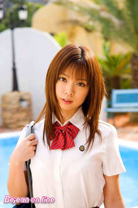 Bejean On Line Photo套图ID0192 200610 [Hassya]- Anna Oguri阳光下的少妇装嫩穿学生制服